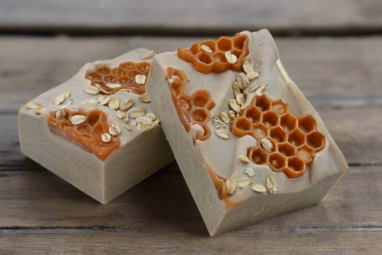 Natural Goat Milk Soap | Bee's Wax , Oatmeal, Milk & Honey | Cold Process Artisan Bar
